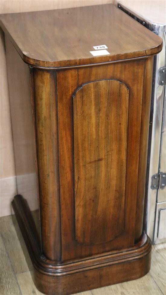 A pair of Victorian mahogany bedside cupboards, W.35cm